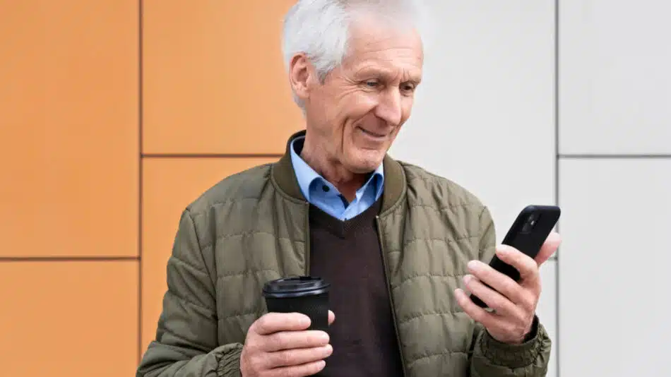 Téléphone pour senior : 3 conseils pour faire le bon choix